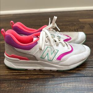 New Balance White and Pink Sneakers